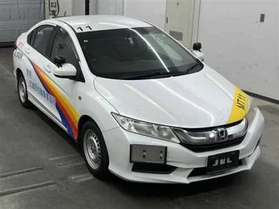 Honda GRACE  с аукциона в Японии