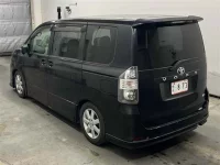 Toyota VOXY лот № 85050 оценка 4  с аукциона в Японии 1