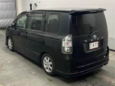Toyota VOXY  с аукциона в Японии