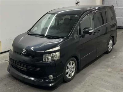 Toyota VOXY  с аукциона в Японии