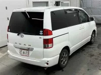 Toyota NOAH лот № 90136 оценка R  с аукциона в Японии 4