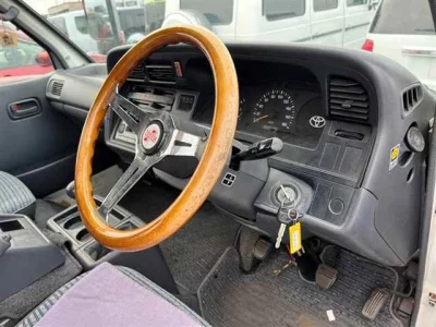 Toyota HIACE VAN  с аукциона в Японии