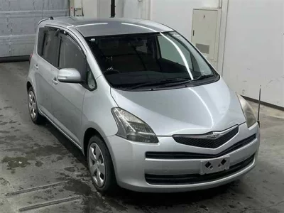 Toyota RACTIS  с аукциона в Японии