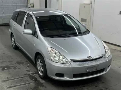 Toyota WISH  с аукциона в Японии