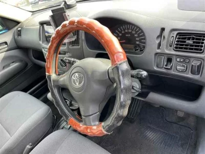 Toyota SUCCEED  с аукциона в Японии