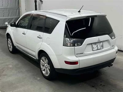 Mitsubishi OUTLANDER  с аукциона в Японии