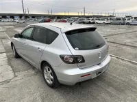 Mazda AXELA лот № 92045 оценка 3.5  с аукциона в Японии 1