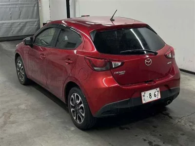 Mazda DEMIO  с аукциона в Японии