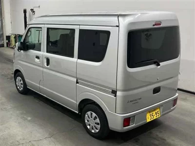 Mitsubishi MINICAB VAN