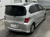 Honda FREED лот № 90200 оценка R  с аукциона в Японии 4