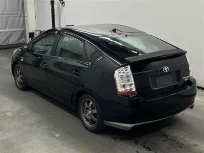 Toyota Prius  с аукциона в Японии