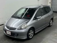 Honda FIT лот № 70168 оценка 4  с аукциона в Японии 3