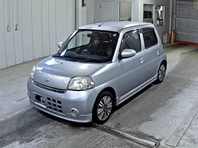 Daihatsu Esse
