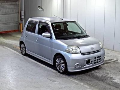 Daihatsu Esse