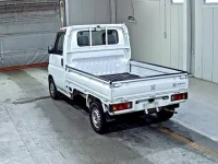 Honda ACTY TRUCK лот № 8106 оценка R  с аукциона в Японии 1