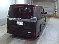 Toyota VOXY лот № 3003 оценка 4  с аукциона в Японии 4