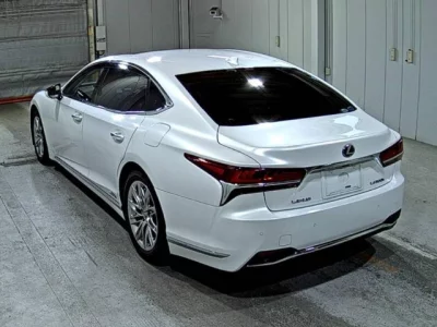 Lexus LS  с аукциона в Японии
