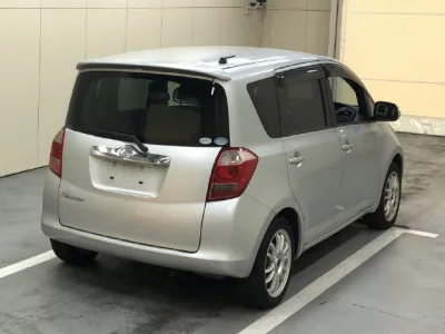 Toyota RACTIS  с аукциона в Японии