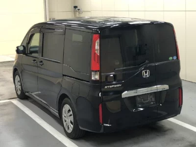 Honda STEP WAGON  с аукциона в Японии