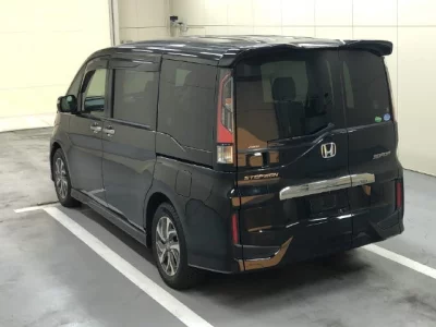 Honda STEP WAGON  с аукциона в Японии