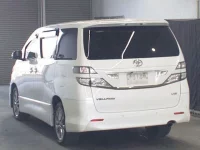 Toyota VELLFIRE лот № 4623 оценка 3.5  с аукциона в Японии 1
