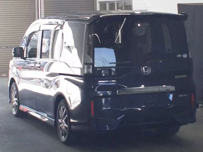 Honda STEP WAGON  с аукциона в Японии