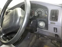 Toyota HILUX SURF лот № 1 оценка 2  с аукциона в Японии 6