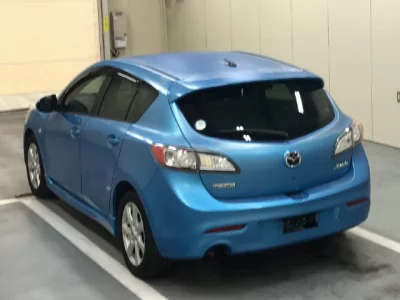 Mazda AXELA  с аукциона в Японии