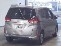 Honda FREED лот № 4718 оценка 3  с аукциона в Японии 4