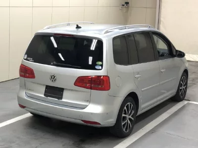Volkswagen GOLF TOURAN