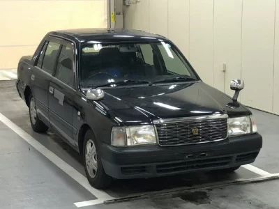 Toyota CROWN COMFORT  с аукциона в Японии