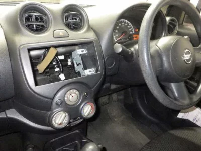 Nissan LATIO  с аукциона в Японии