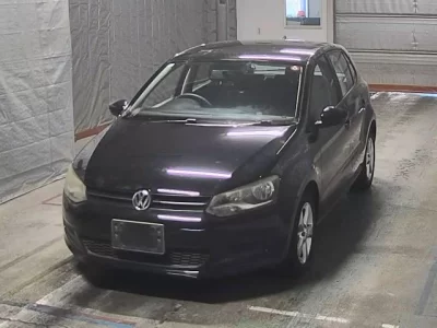 Volkswagen POLO  с аукциона в Японии