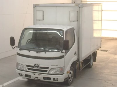 Toyota DYNA  с аукциона в Японии