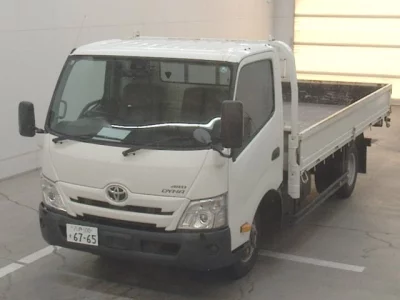 Toyota DYNA  с аукциона в Японии