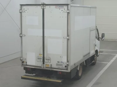 Toyota DYNA  с аукциона в Японии