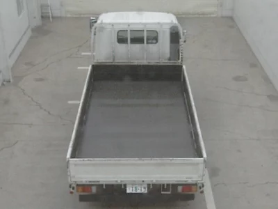 Toyota DYNA  с аукциона в Японии