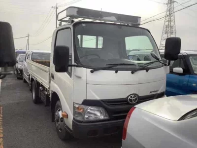 Toyota DYNA  с аукциона в Японии