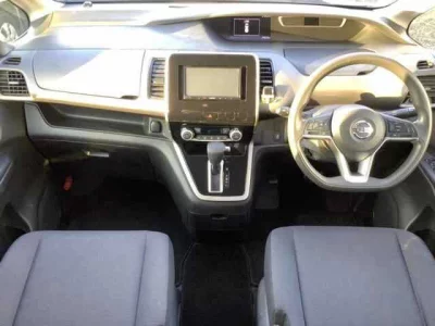 Nissan SERENA  с аукциона в Японии