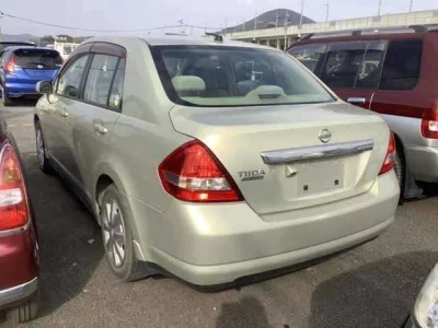 Nissan TIIDA LATIO  с аукциона в Японии