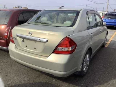 Nissan TIIDA LATIO  с аукциона в Японии