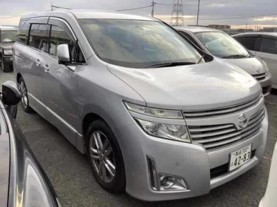 Nissan ELGRAND  с аукциона в Японии