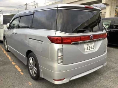 Nissan ELGRAND  с аукциона в Японии