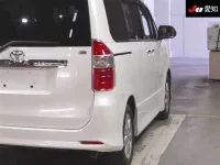 Toyota NOAH лот № 50 оценка 3.5  с аукциона в Японии 7