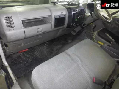 Toyota DYNA  с аукциона в Японии