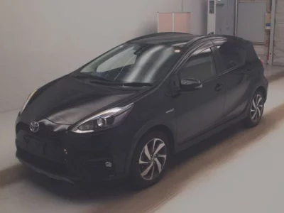 Toyota AQUA  с аукциона в Японии