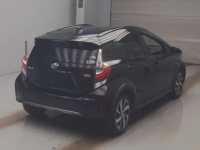 Toyota AQUA  с аукциона в Японии