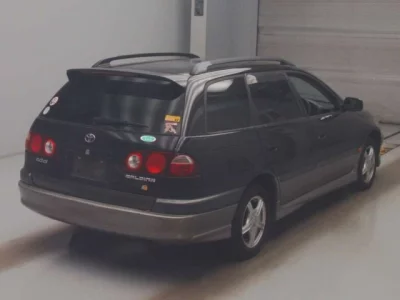 Toyota CALDINA  с аукциона в Японии