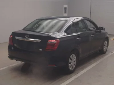 Toyota COROLLA AXIO  с аукциона в Японии