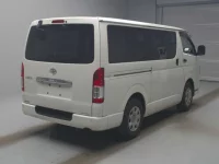 Toyota HIACE VAN лот № 26006 оценка 3.5  с аукциона в Японии 1